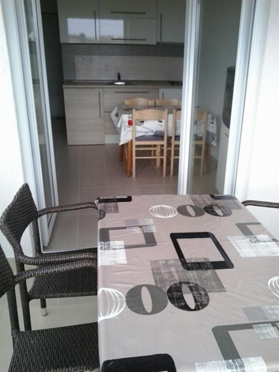 Apartments Natasa Vir Habitación foto